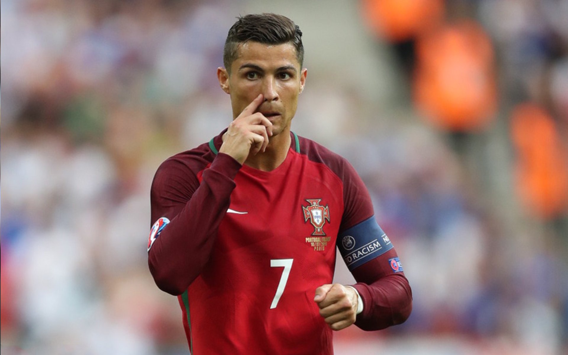 球队技术与战术结合紧密，场上表现卓越，球队战术怎么设置