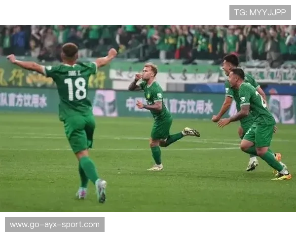 “伊万·戈梅斯的无畏冲击与强悍防守，成为美洲狮队的强力后盾”