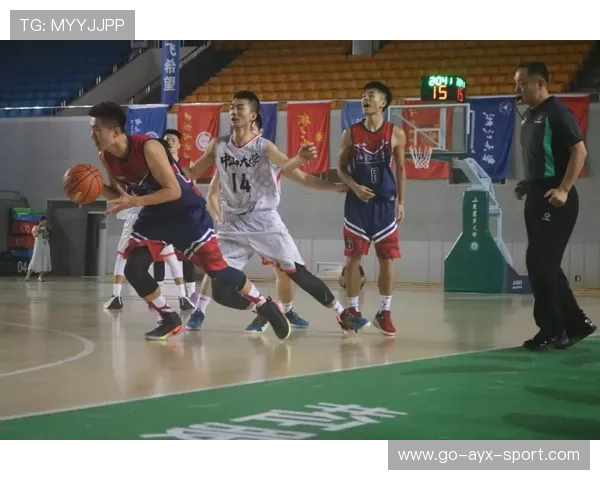 拼搏不息中国篮球不断前行，篮球拼搏精神