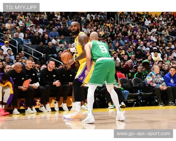 浓眉哥复出，湖人攻守全面升级！，浓眉哥和湖人签约了吗